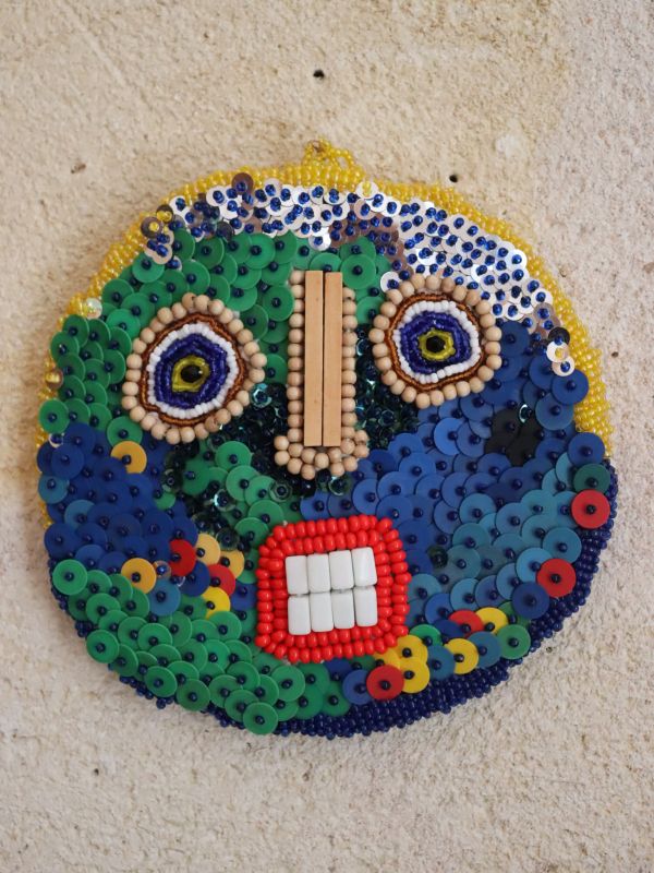 Colour mask to dress up a wall Colour mask to dress up a wall